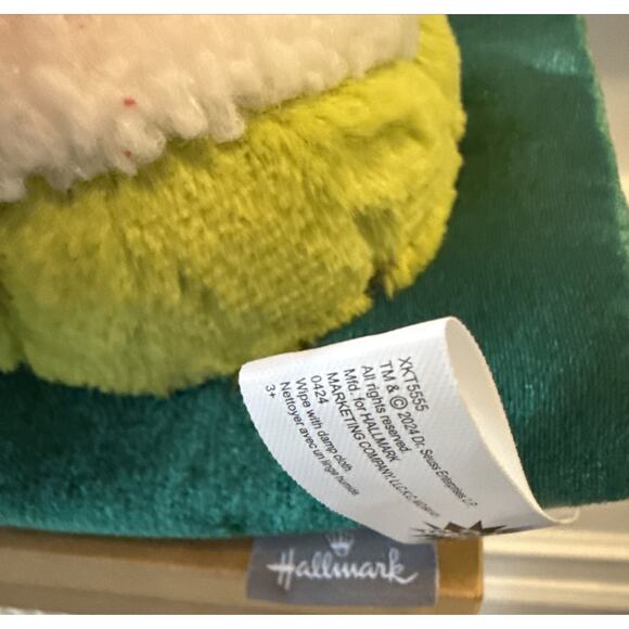 Hallmark The Grinch Sledding Plush Animated Sound Motion Christmas 2024 NWT - Picture 6 of 8